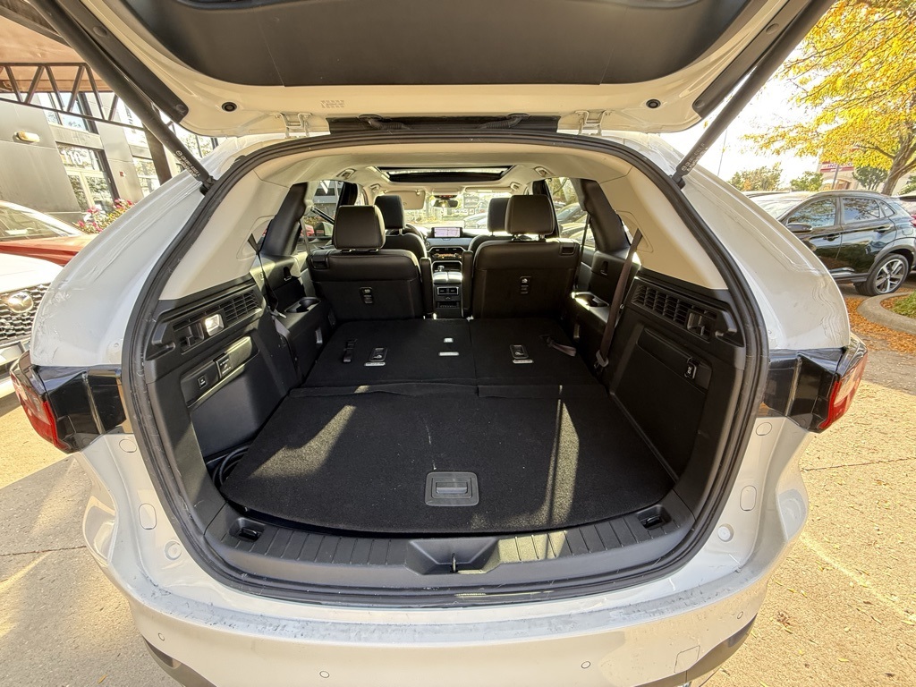 2024 Mazda CX-90 Plug-in Hybrid Premium photo 3