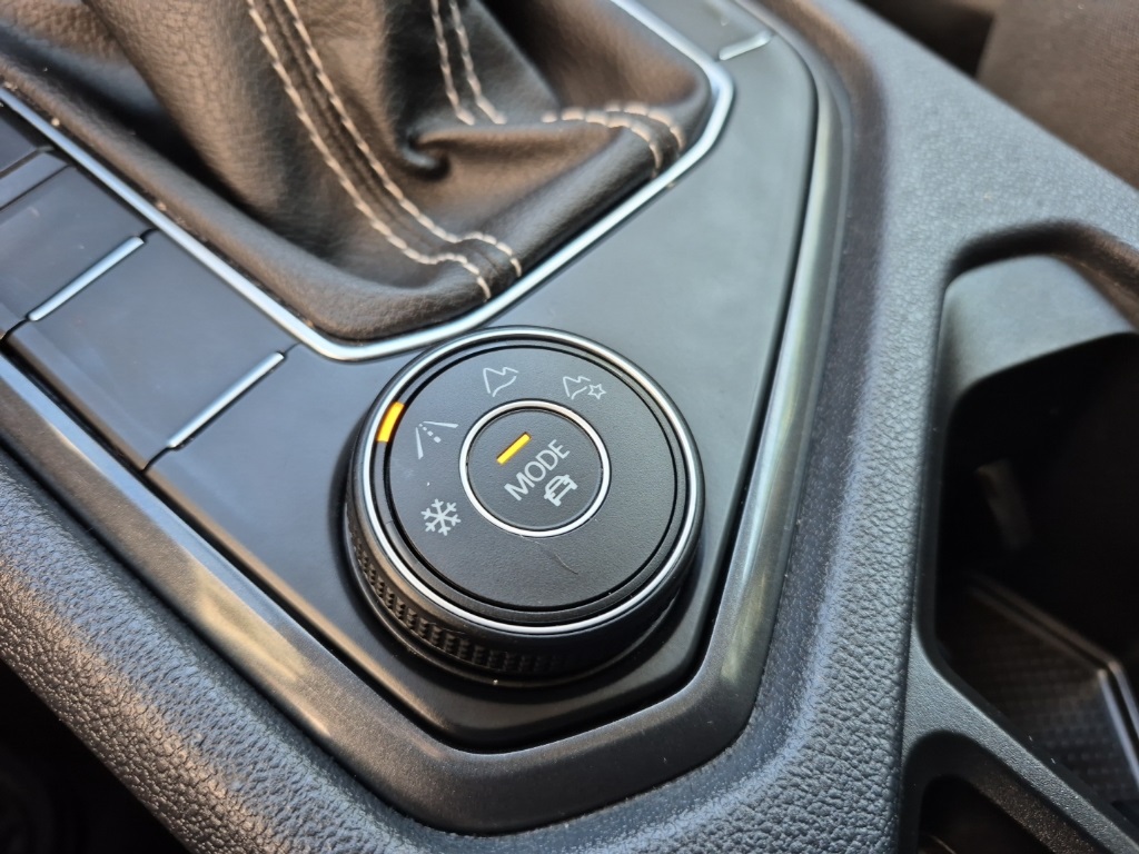 2022 Volkswagen Tiguan S photo 19