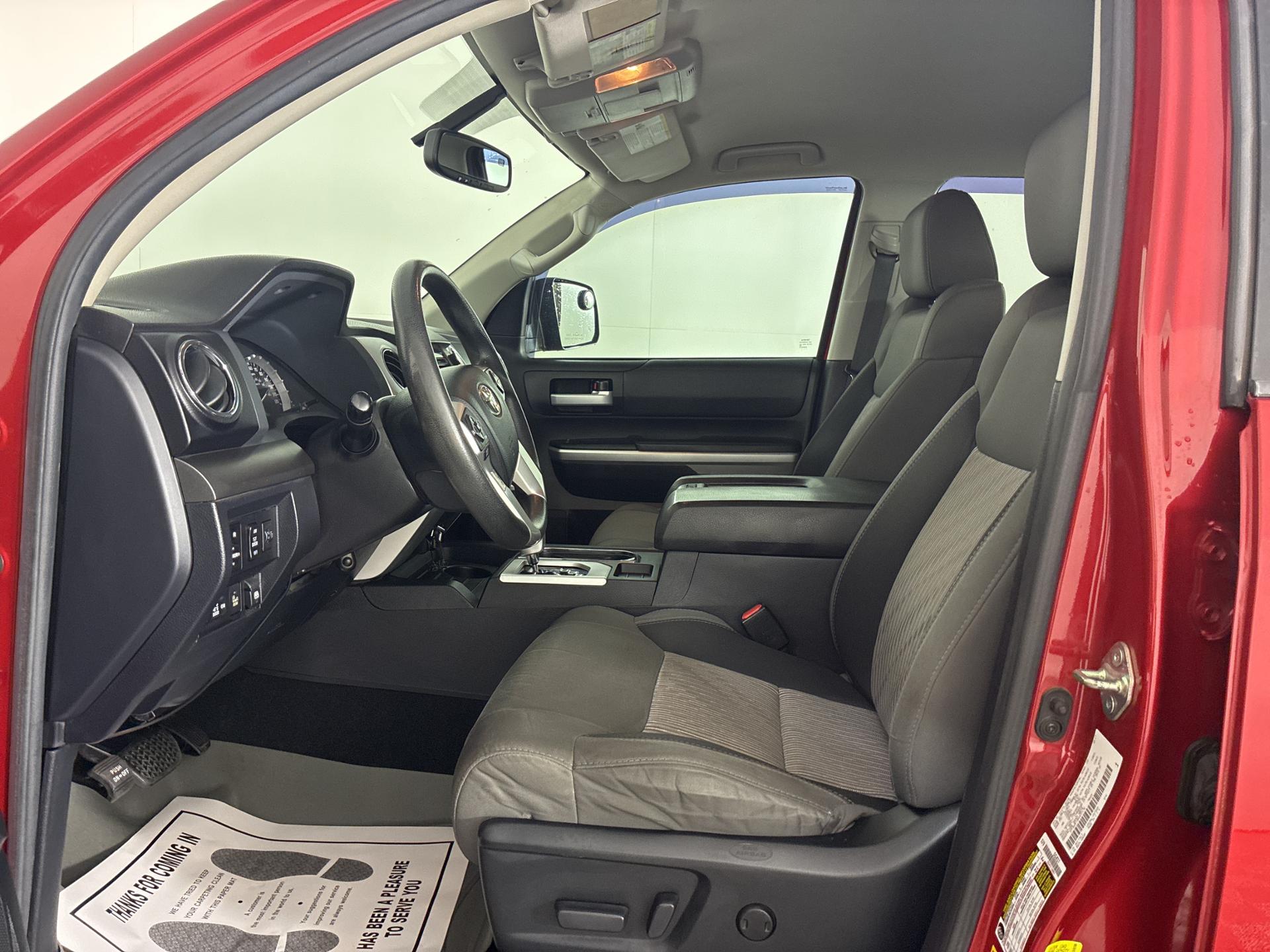 2017 Toyota Tundra SR5 photo 12
