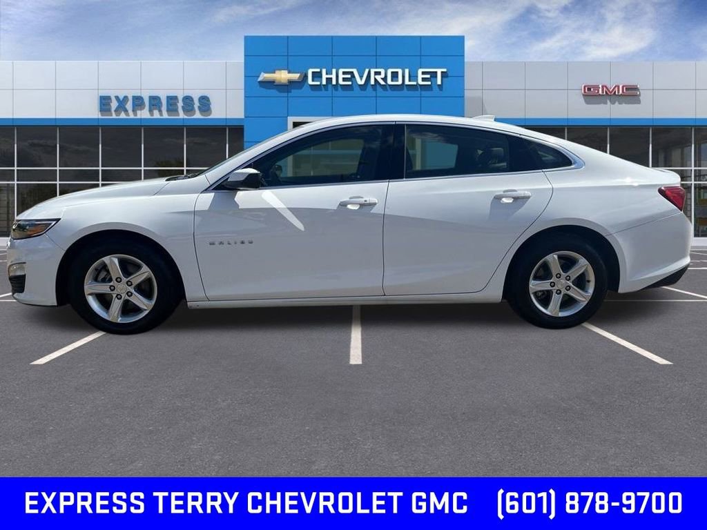 2023 Chevrolet Malibu 1LT photo 2