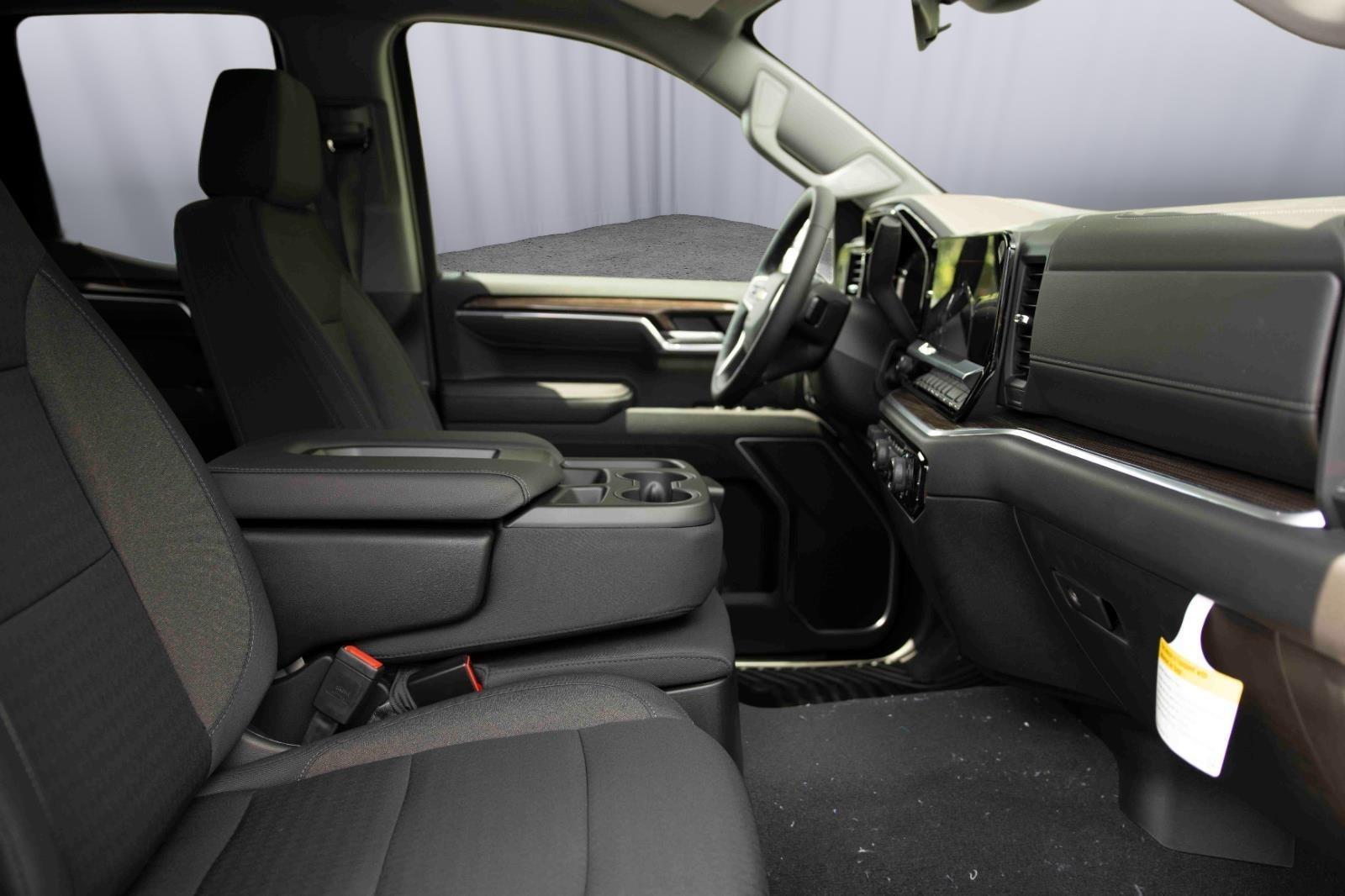 2025 Chevrolet Silverado 1500 LT photo 21