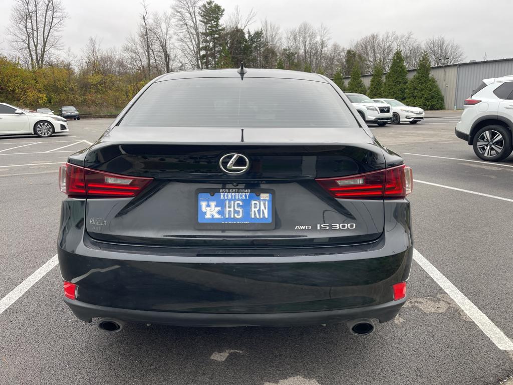 2016 Lexus IS 300 photo 2