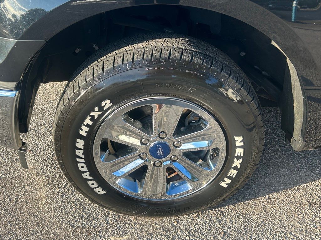 2017 Ford F-150 XLT photo 16