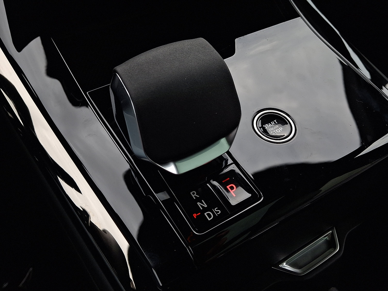 2025 Land Rover Range Rover Sport SE photo 15