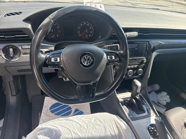 2021 Volkswagen Passat 2.0T R-Line photo 6