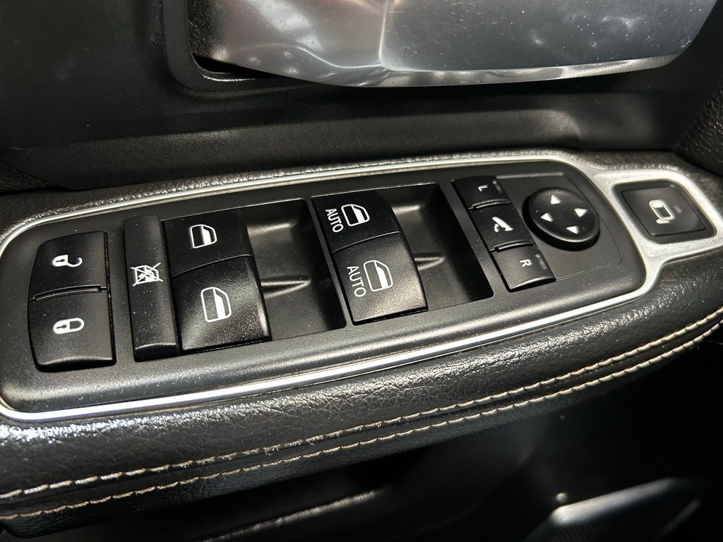 2019 Ram 3500 Laramie photo 31