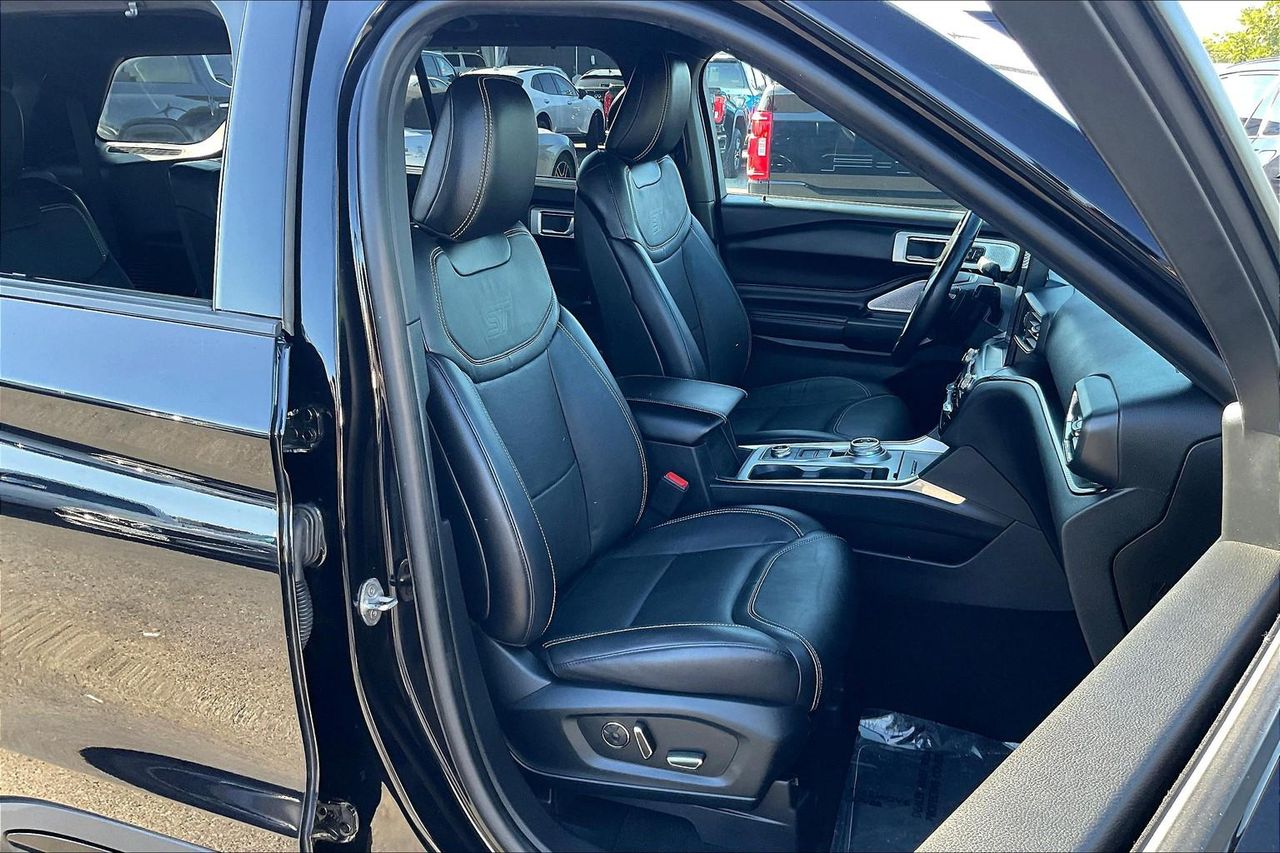 2020 Ford Explorer ST photo 22