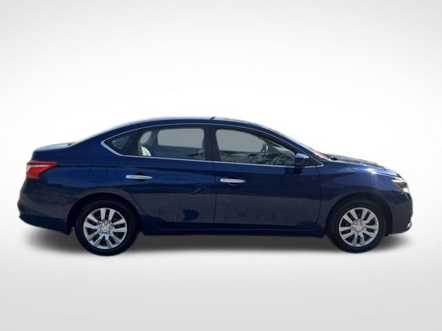 2016 Nissan Sentra S photo 6
