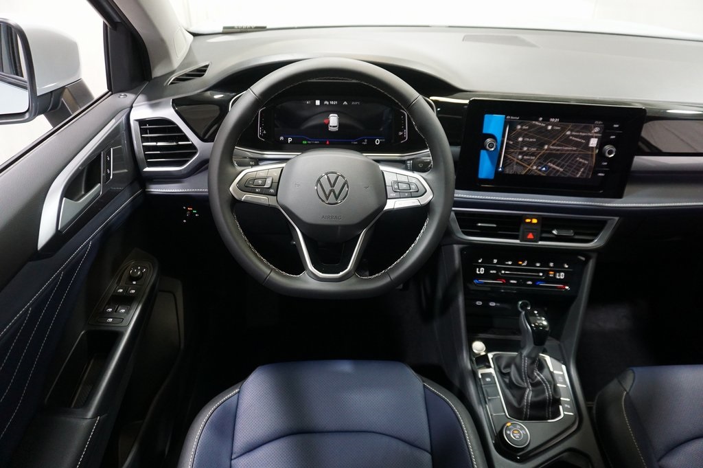 2025 Volkswagen Taos SEL photo 11