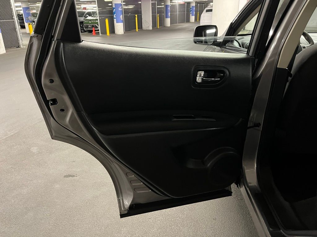 2015 Nissan Rogue Select S photo 13