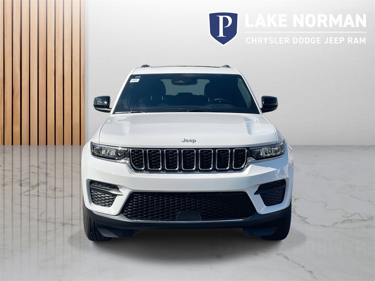 2025 Jeep Grand Cherokee Laredo X photo 2