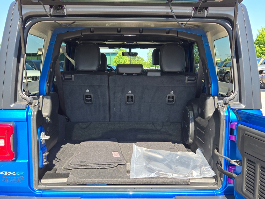 2021 Jeep Wrangler Unlimited Sahara 4xe photo 16