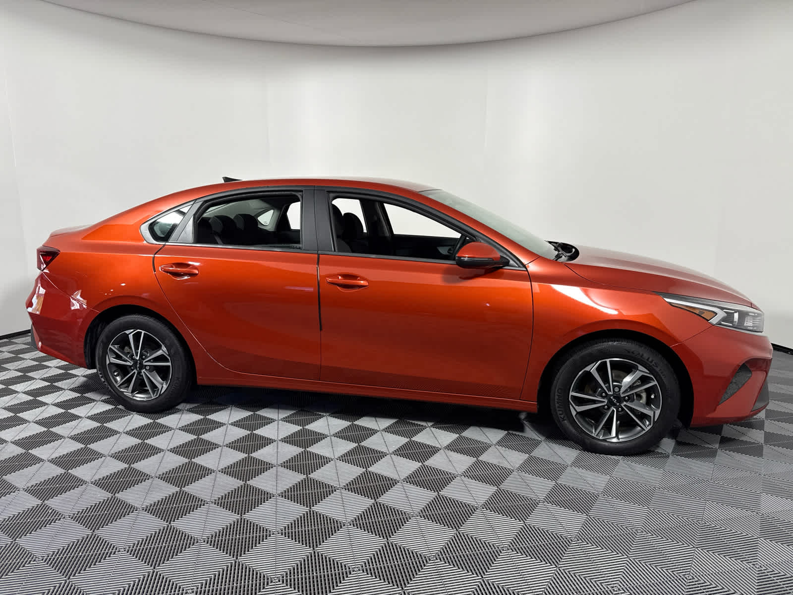 2023 Kia Forte LXS photo 9