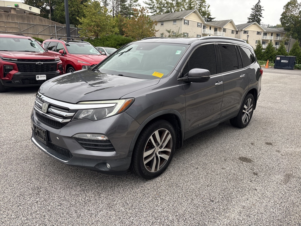 2016 Honda Pilot Elite photo 2