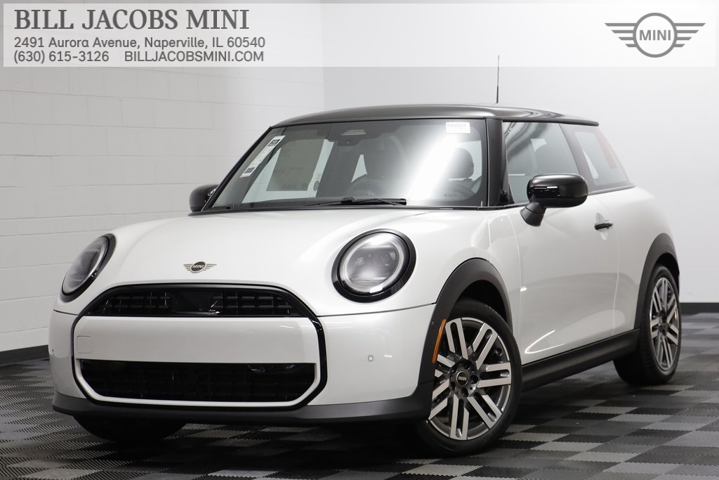 2026 MINI Hardtop Oxford Edition's photo
