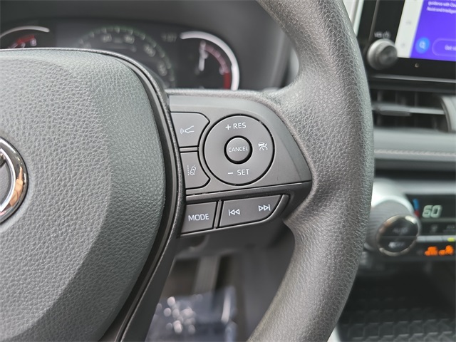 2024 Toyota RAV4 XLE photo 18