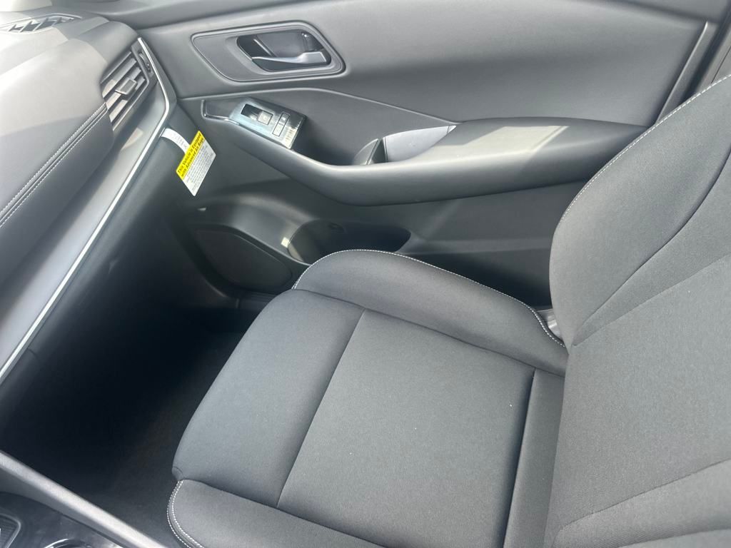 2026 Nissan Rogue S photo 24
