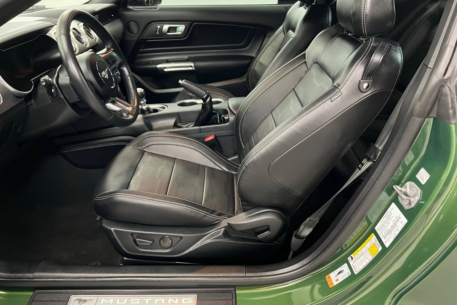 2022 Ford Mustang GT Premium photo 17