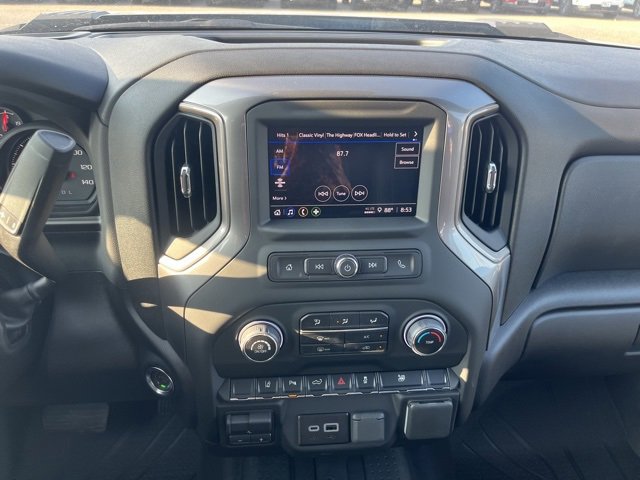 2025 Chevrolet Silverado 2500HD Custom photo 13