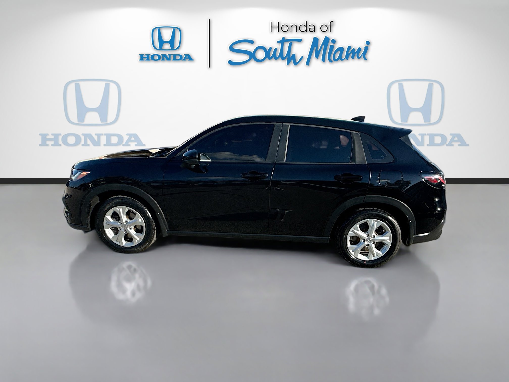 2023 Honda HR-V LX photo 3