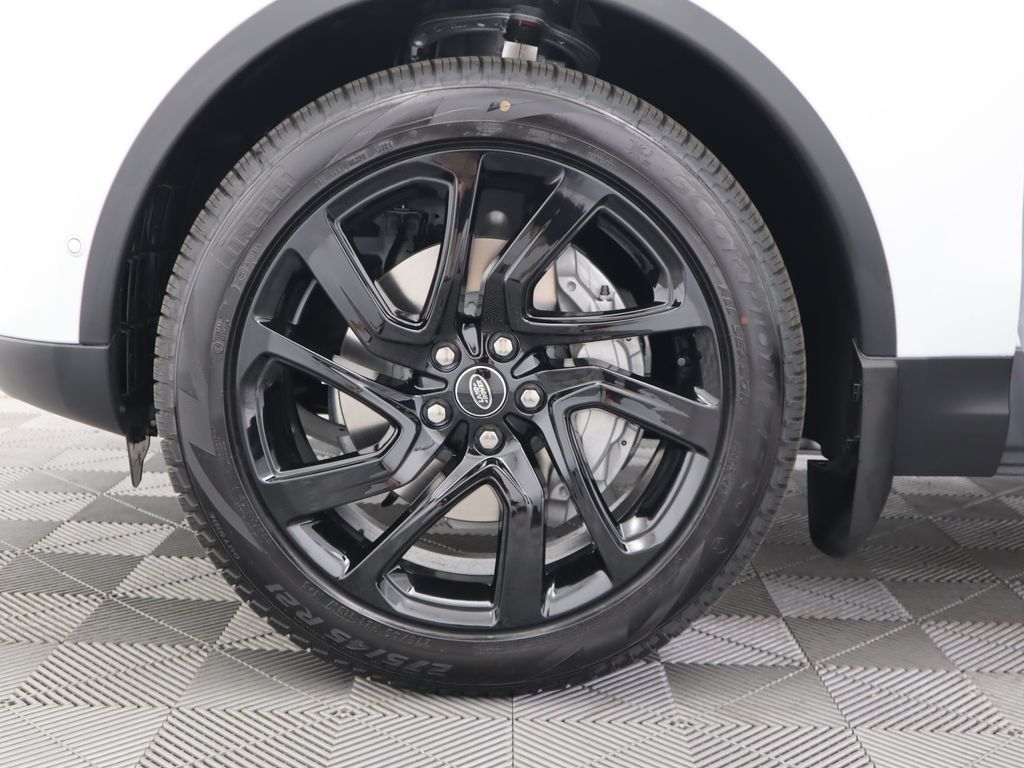 2025 Land Rover Discovery S photo 29