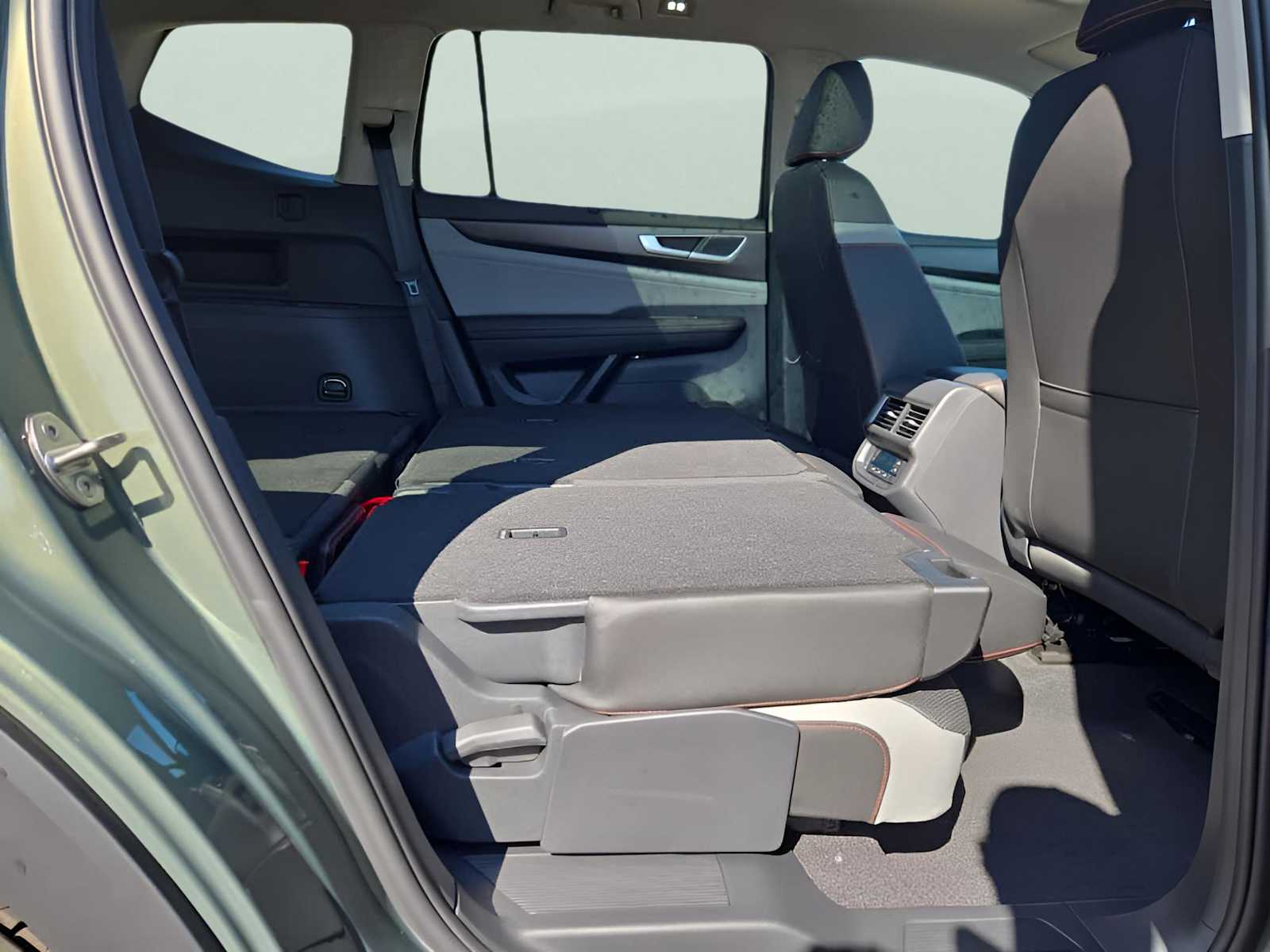 2026 Volkswagen Atlas Peak Edition SE photo 36
