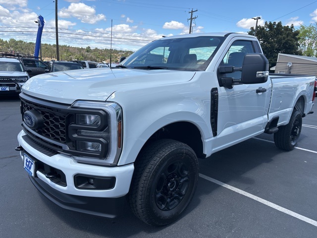 2025 Ford F-350 XL photo 3