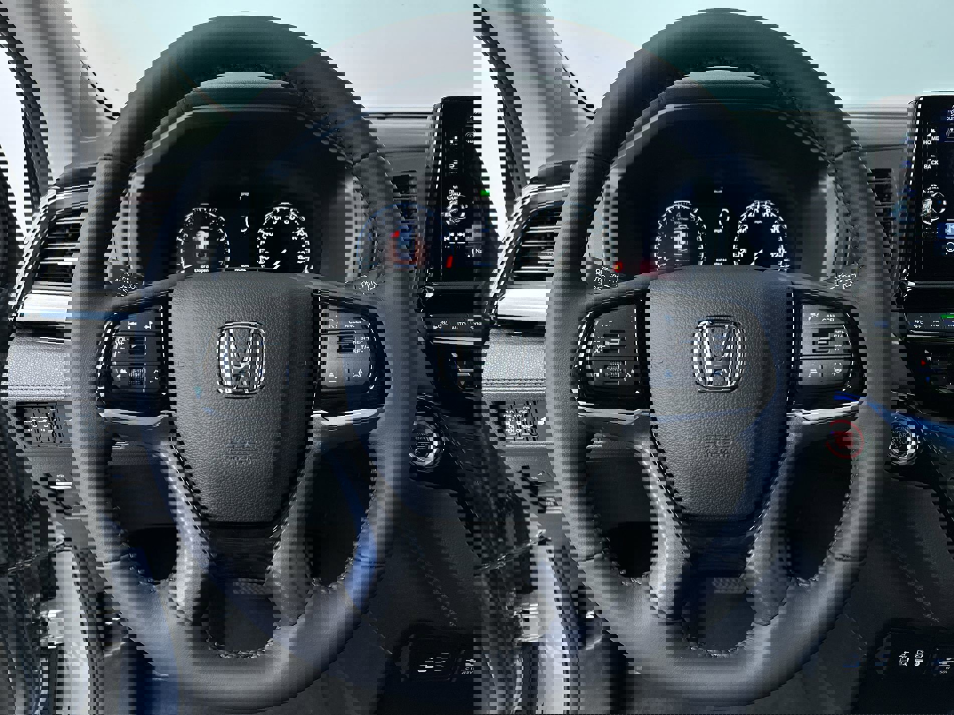 2026 Honda Odyssey Touring photo 14