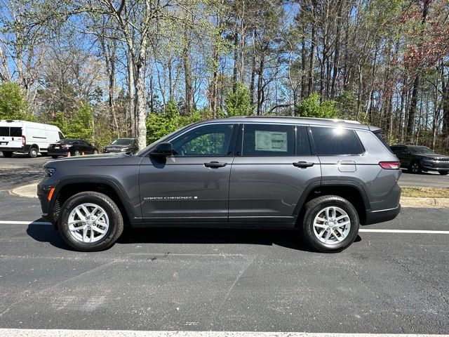 2025 Jeep Grand Cherokee Laredo photo 8