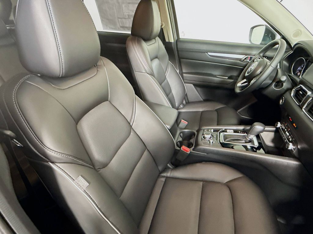 2025 Mazda CX-5 2.5 Select photo 25