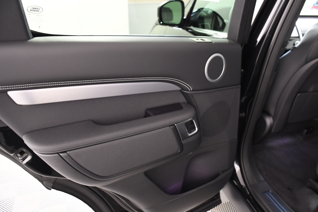 2025 Land Rover Discovery SE photo 23