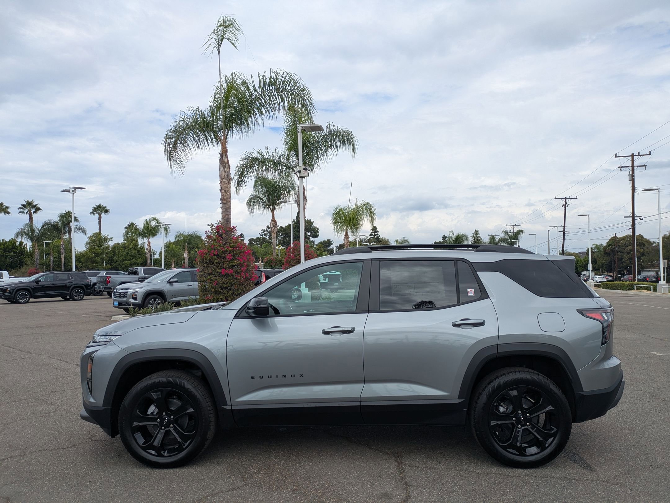 2026 Chevrolet Equinox LT photo 2