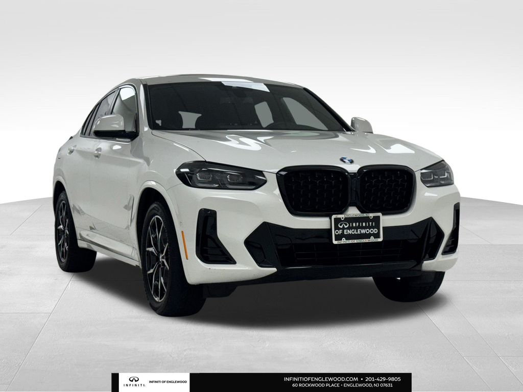 2023 BMW X4 30i's photo