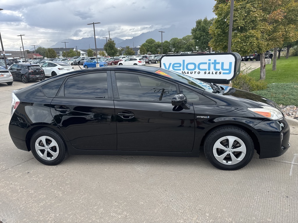 2015 Toyota Prius Four photo 8
