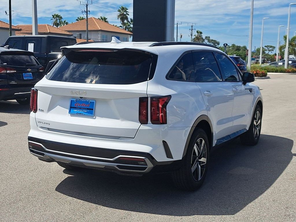 2023 Kia Sorento S photo 5