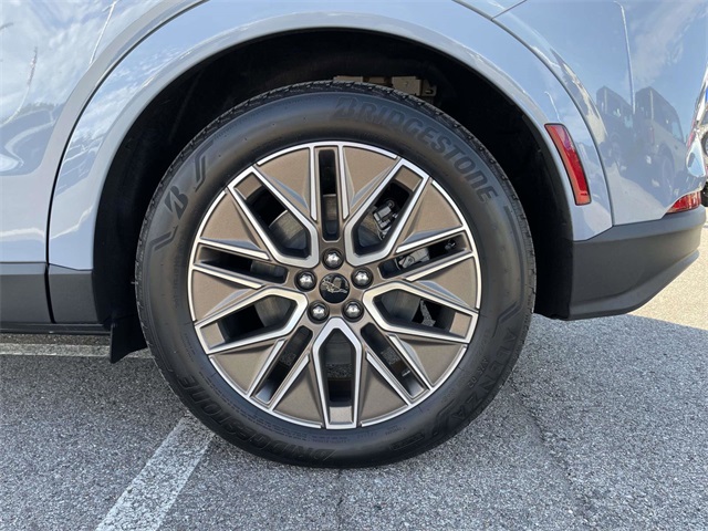 2025 Ford Mustang Mach-E Premium photo 3