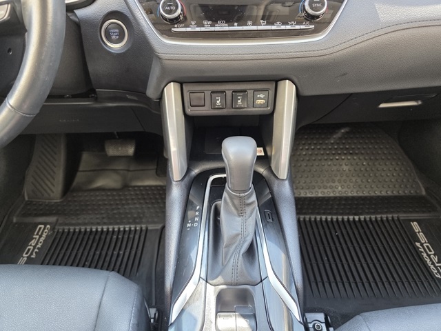 2022 Toyota Corolla Cross XLE photo 19