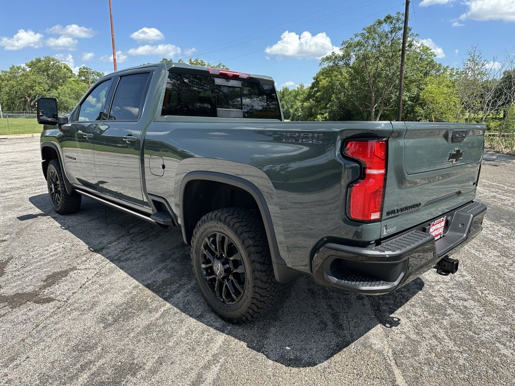 2025 Chevrolet Silverado 2500HD LTZ photo 6