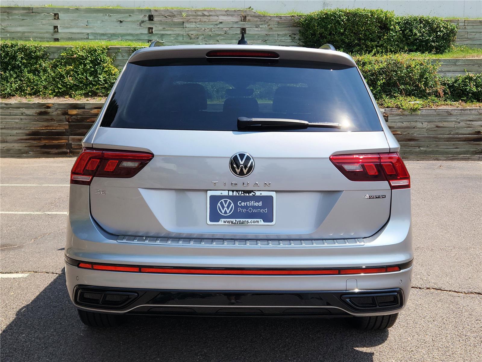2022 Volkswagen Tiguan SE R-Line Black photo 3