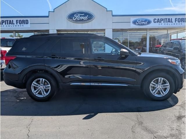 2023 Ford Explorer XLT photo 3