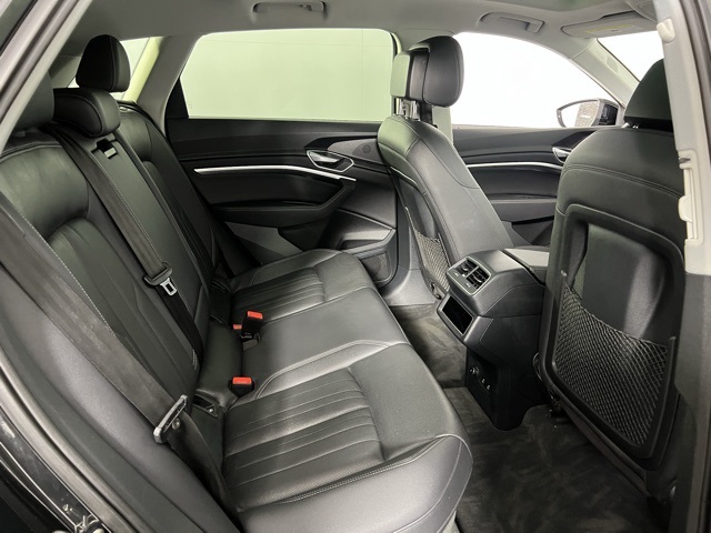 2023 Audi e-tron Premium Plus photo 26