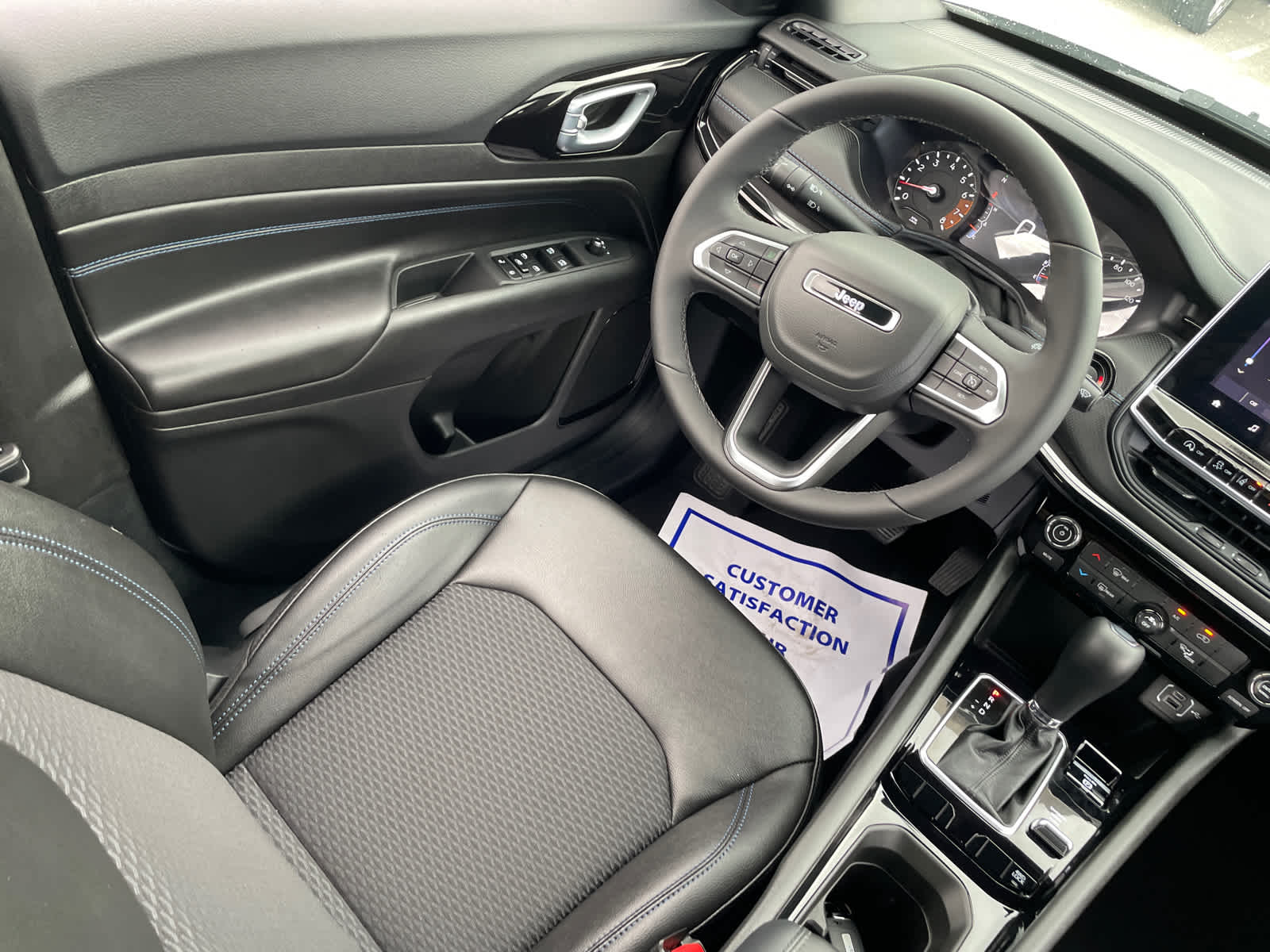 2025 Jeep Compass Latitude photo 14