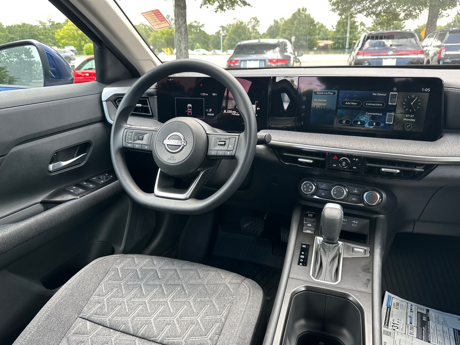 2025 Nissan Kicks SV photo 21