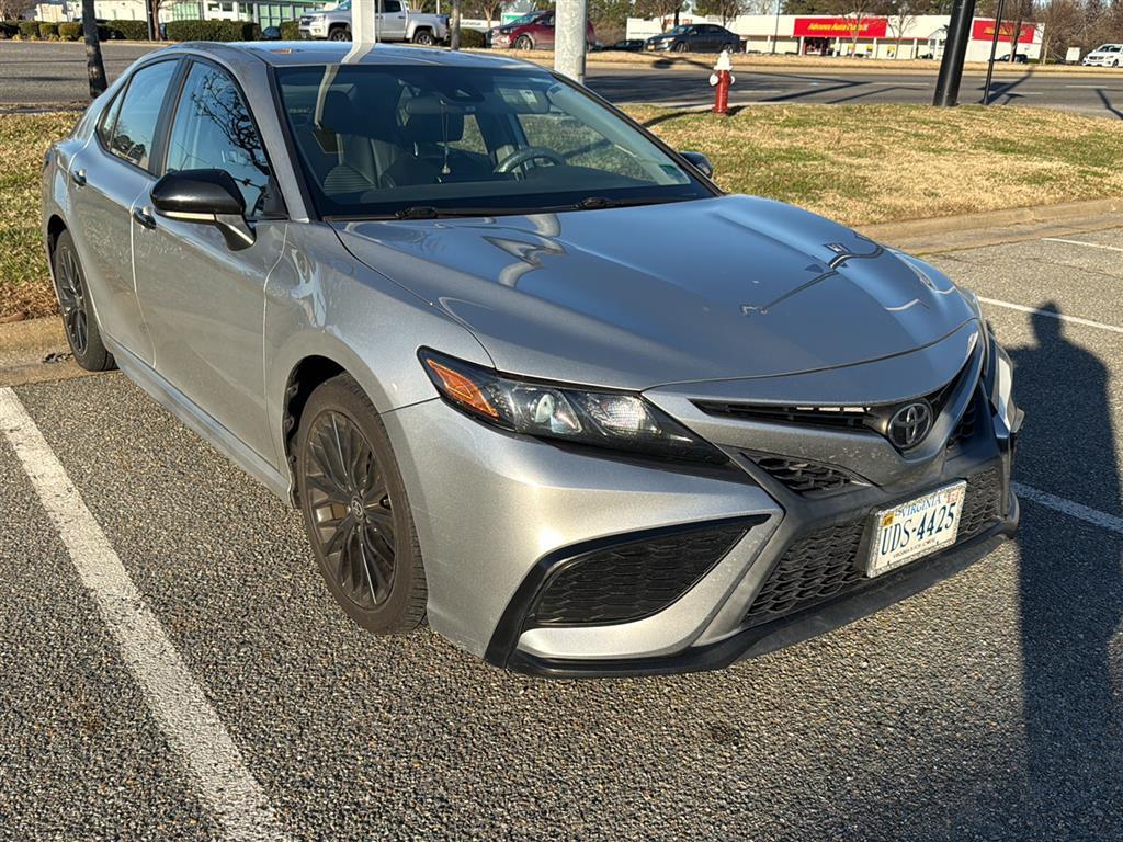 2021 Toyota Camry SE Nightshade's photo