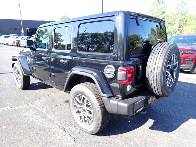 2025 Jeep Wrangler Sahara photo 2