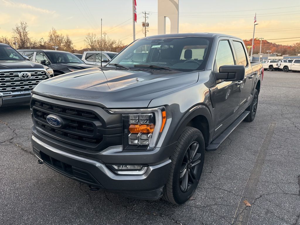 2023 Ford F-150 XLT photo 2