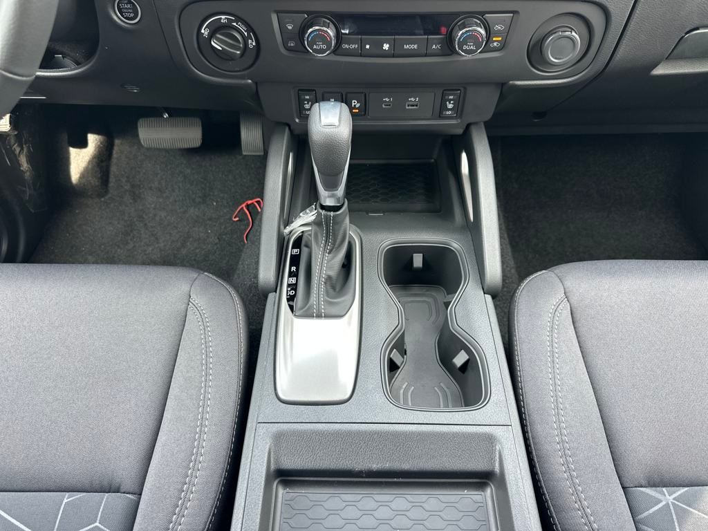 2025 Nissan Frontier SV photo 24