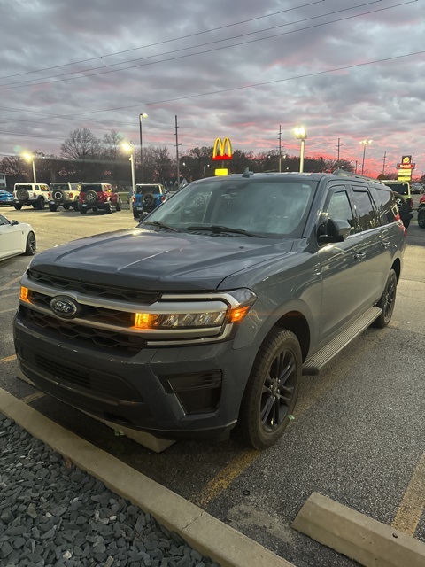 2023 Ford Expedition XLT's photo