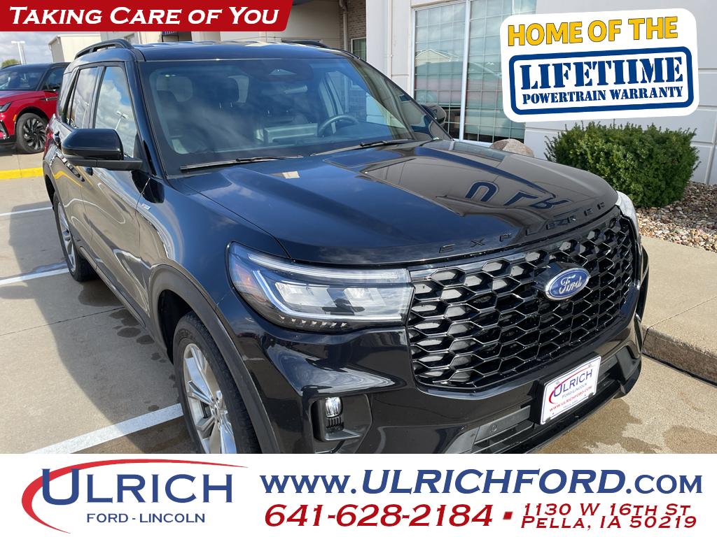 2025 Ford Explorer ST-LINE's photo