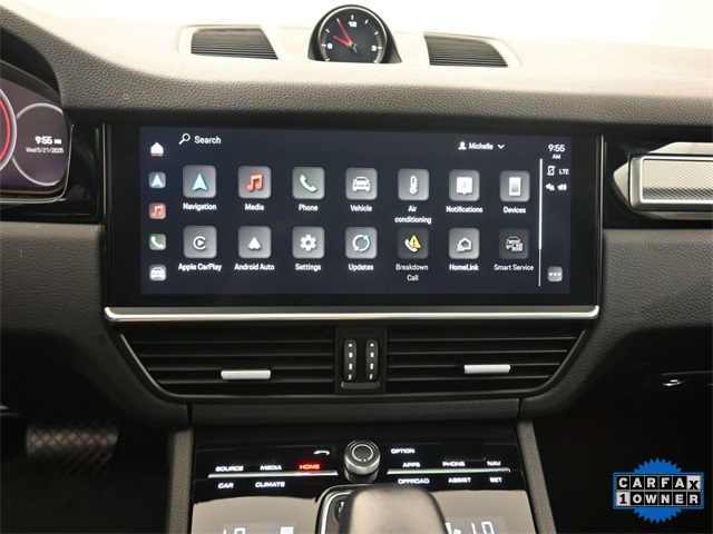 2023 Porsche Cayenne Base photo 3